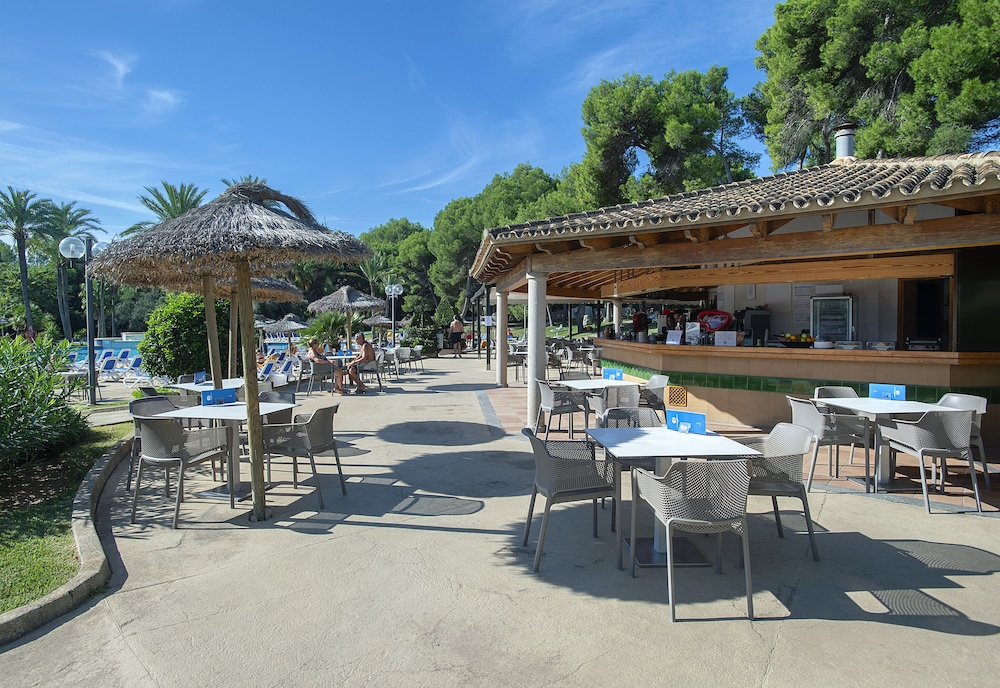 Hotel Exagon Park — Restaurant & bars in Can Picafort, Balearic Islands