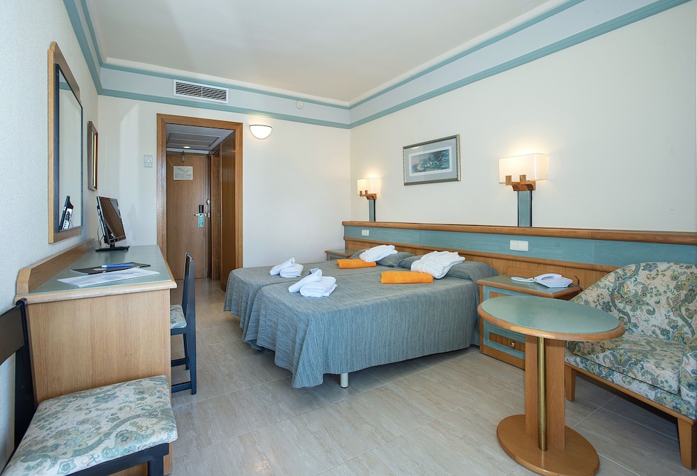 Hotel Exagon Park — Hotel rooms in Can Picafort, Balearic Islands