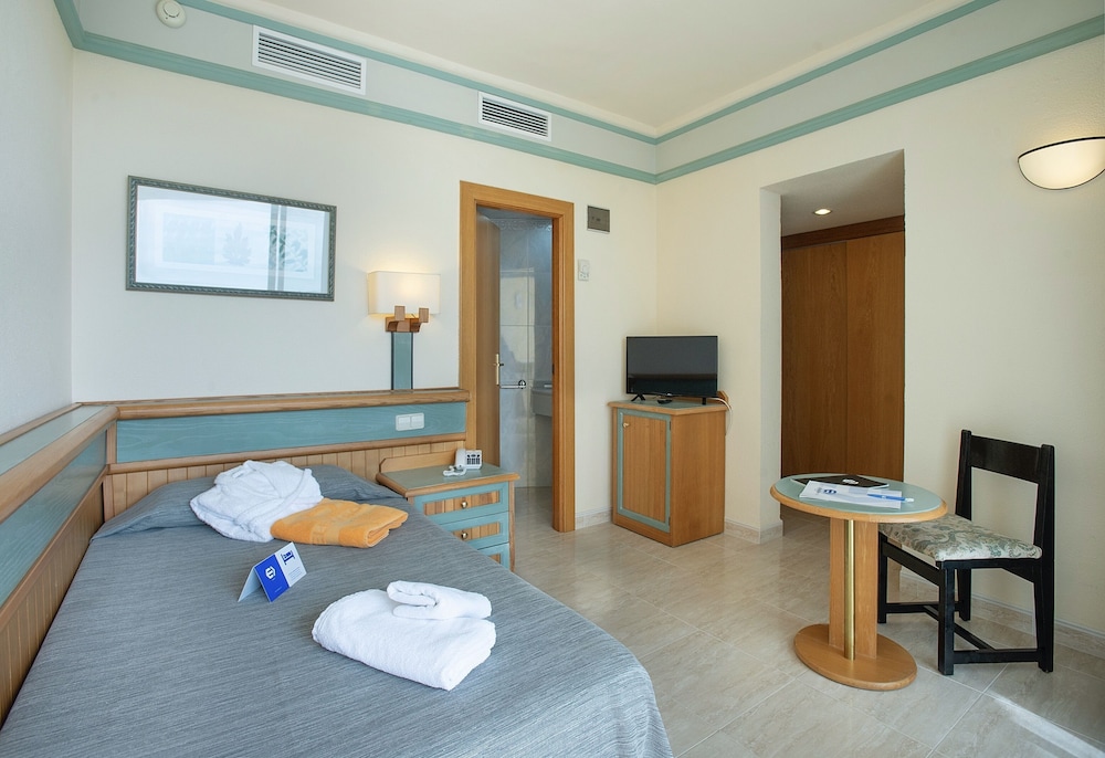 Hotel Exagon Park — Hotel rooms in Can Picafort, Balearic Islands