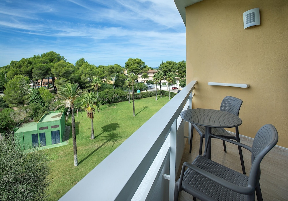 Hotel Exagon Park — Hotel rooms in Can Picafort, Balearic Islands