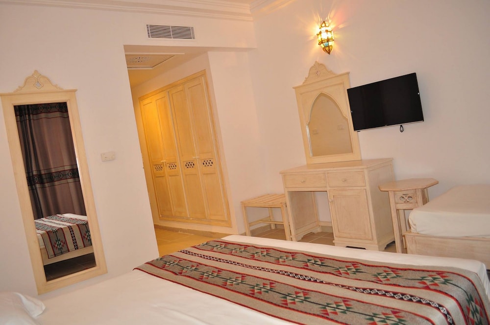 Zodiac Hotel — Hotel rooms in Hammamet, Nabeul