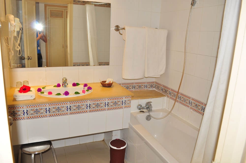 Zodiac Hotel — Hotel rooms in Hammamet, Nabeul