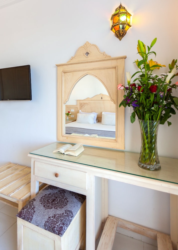 Zodiac Hotel — Hotel rooms in Hammamet, Nabeul