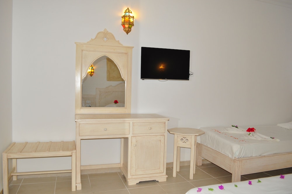 Zodiac Hotel — Hotel rooms in Hammamet, Nabeul