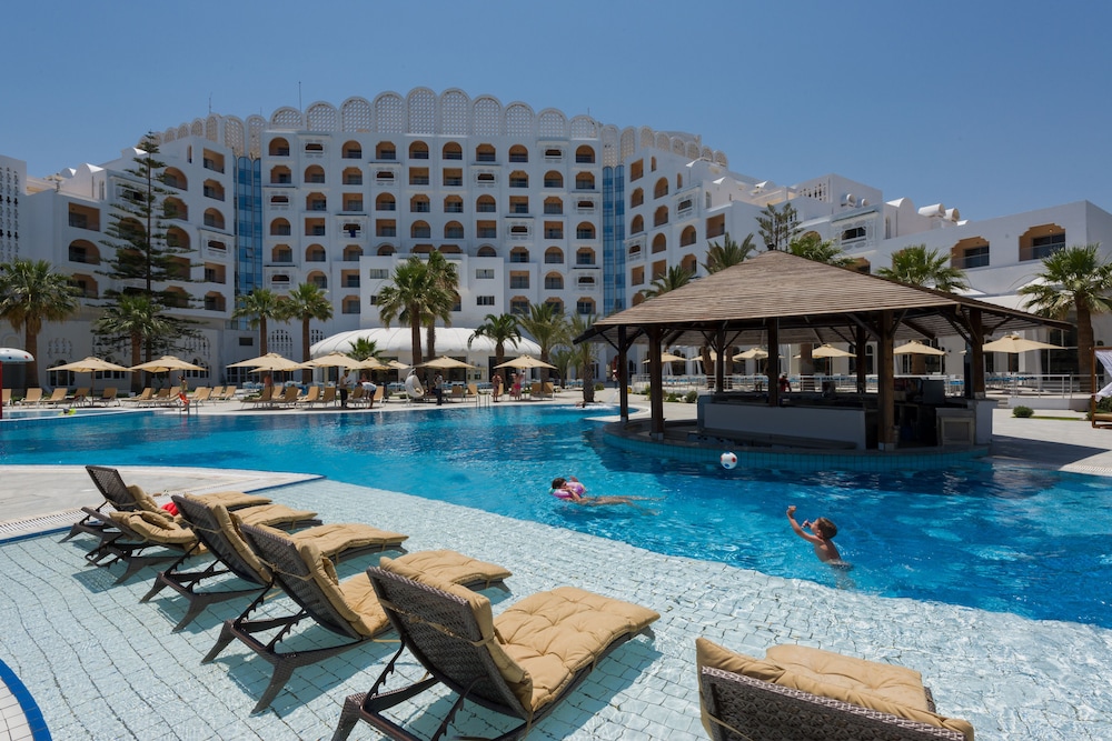 Marhaba Palace — Swimming pool in Port El Kantaoui