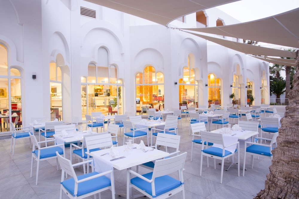 Marhaba Palace — Restaurant & bars in Port El Kantaoui