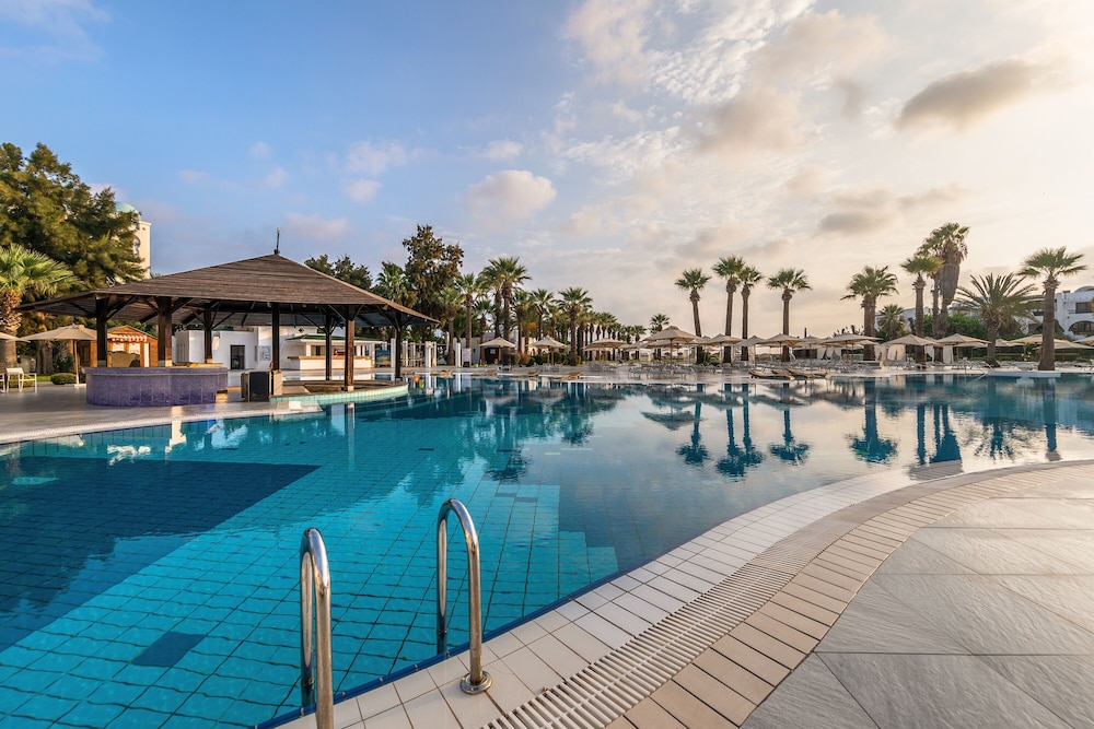 Marhaba Palace — Swimming pool in Port El Kantaoui