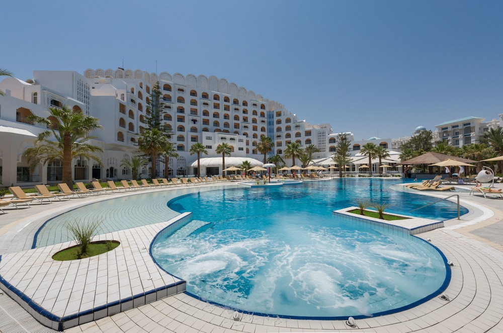 Marhaba Palace — Swimming pool in Port El Kantaoui