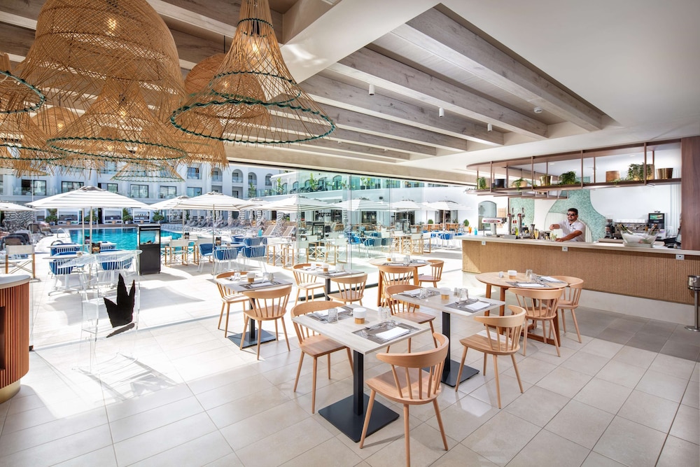 Hotel Princess Inspire Tenerife - Adults Only (+16) — Restaurant & bars in Costa Adeje, Canary Islands