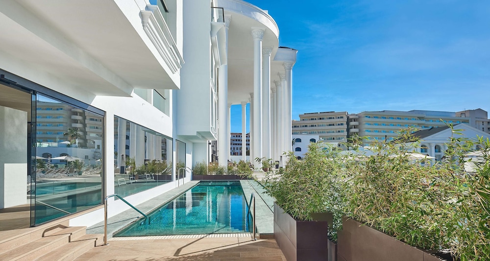 Hotel Princess Inspire Tenerife - Adults Only (+16) — Swimming pool in Costa Adeje, Canary Islands