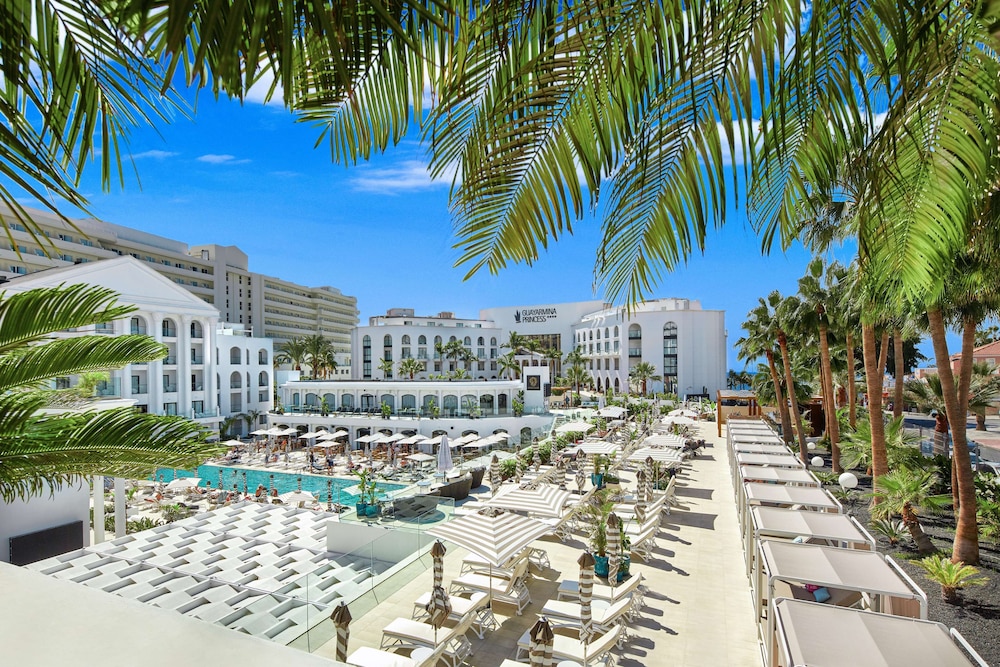 Hotel Princess Inspire Tenerife - Adults Only (+16) — Swimming pool in Costa Adeje, Canary Islands
