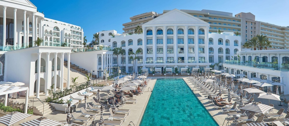 Hotel Princess Inspire Tenerife - Adults Only (+16) — Swimming pool in Costa Adeje, Canary Islands