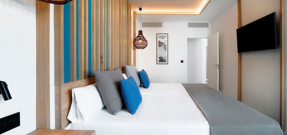 HOVIMA Suites Costa Adeje — Hotel rooms in Costa Adeje, Canary Islands