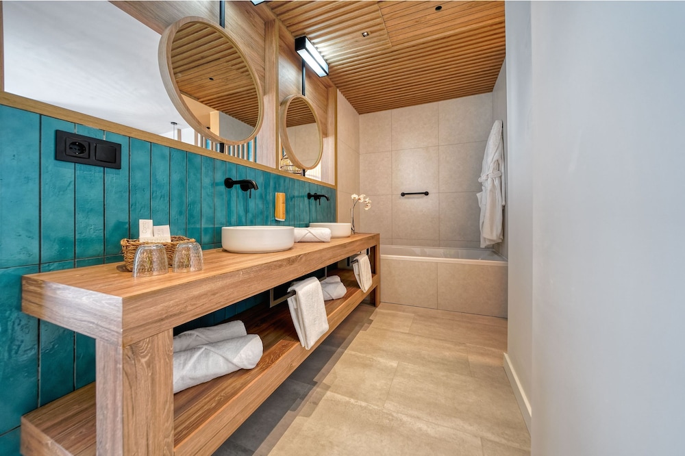 HOVIMA Suites Costa Adeje — Hotel rooms in Costa Adeje, Canary Islands