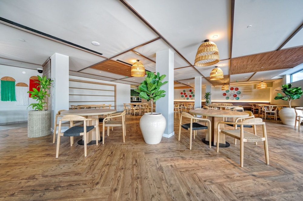HOVIMA Suites Costa Adeje — Restaurant & bars in Costa Adeje, Canary Islands