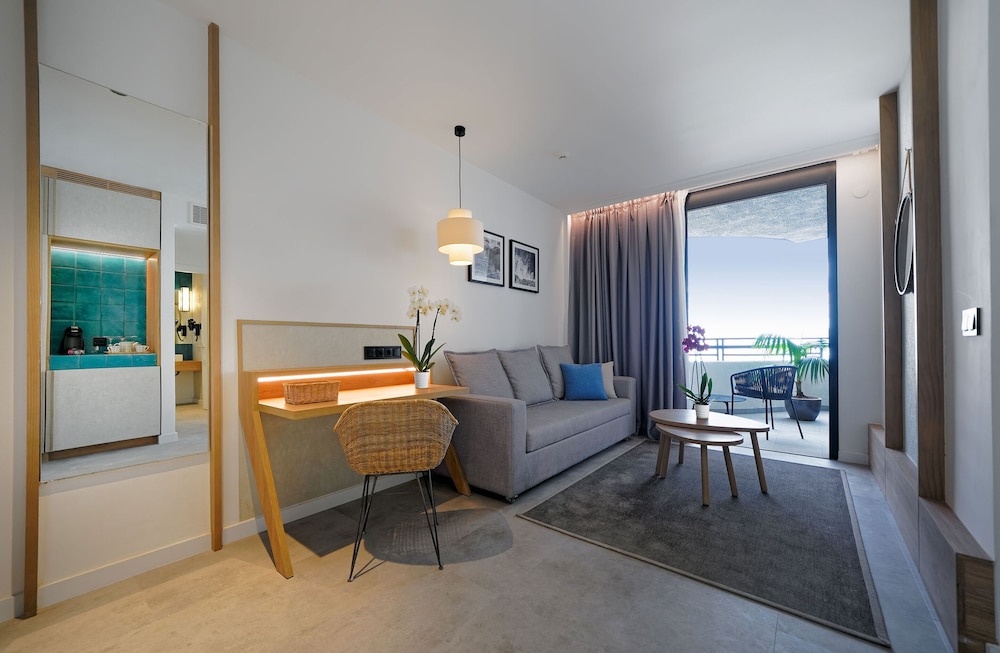 HOVIMA Suites Costa Adeje — Hotel rooms in Costa Adeje, Canary Islands