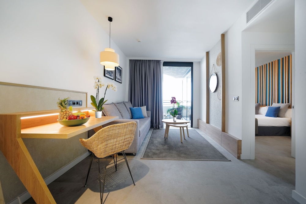 HOVIMA Suites Costa Adeje — Hotel rooms in Costa Adeje, Canary Islands