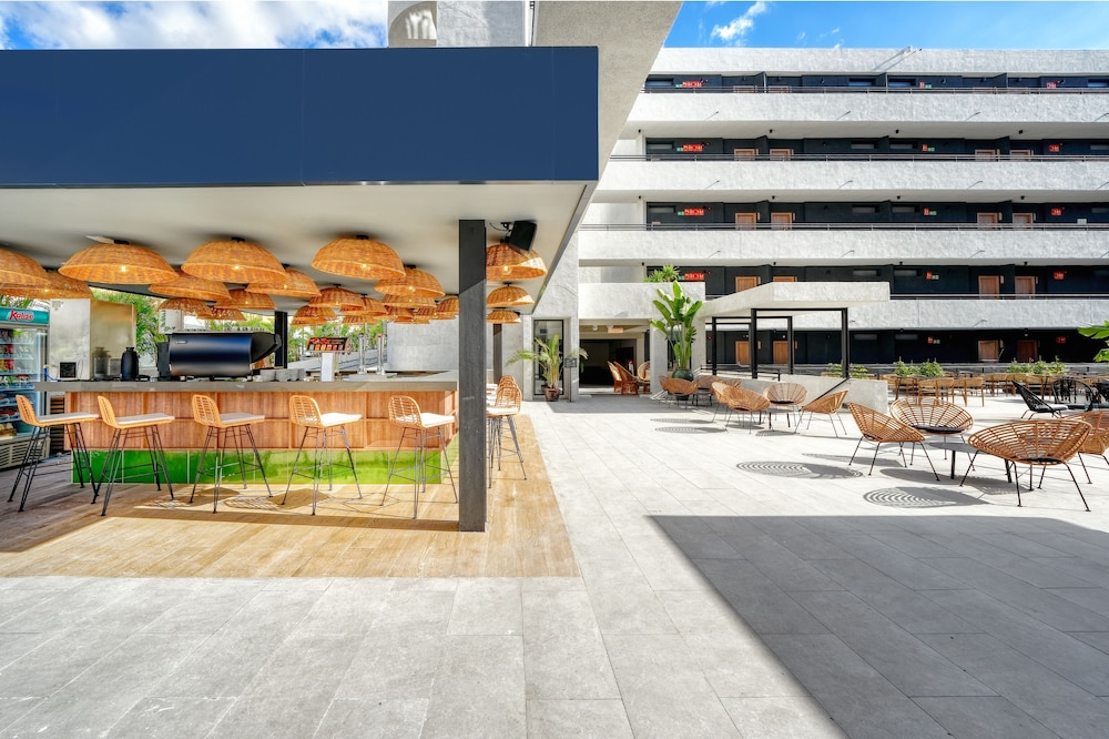 HOVIMA Suites Costa Adeje — Restaurant & bars in Costa Adeje, Canary Islands