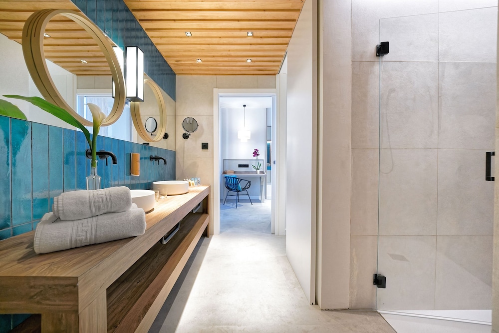 HOVIMA Suites Costa Adeje — Hotel rooms in Costa Adeje, Canary Islands