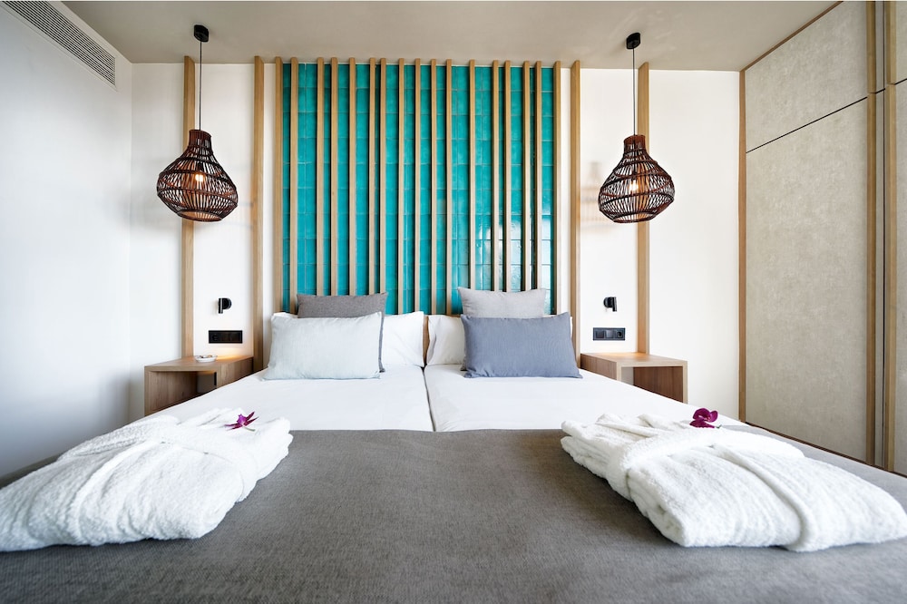 HOVIMA Suites Costa Adeje — Hotel rooms in Costa Adeje, Canary Islands
