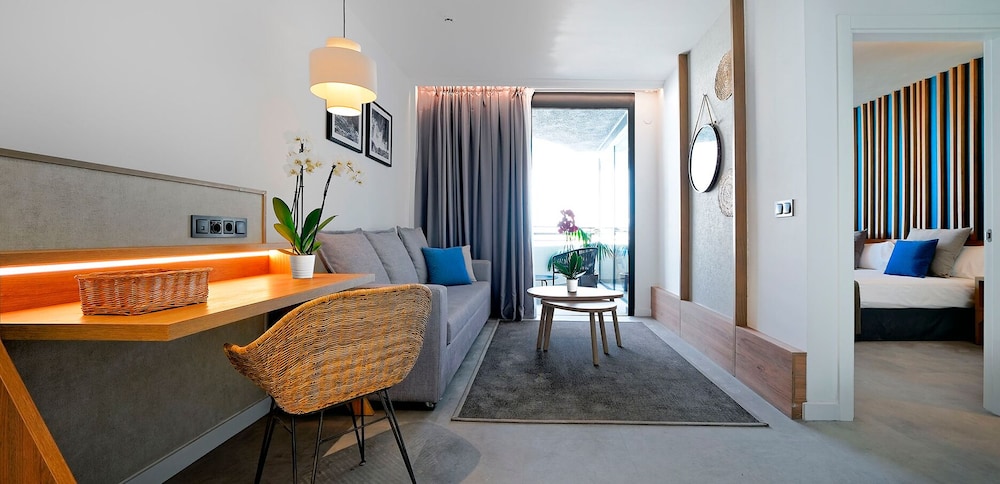 HOVIMA Suites Costa Adeje — Hotel rooms in Costa Adeje, Canary Islands
