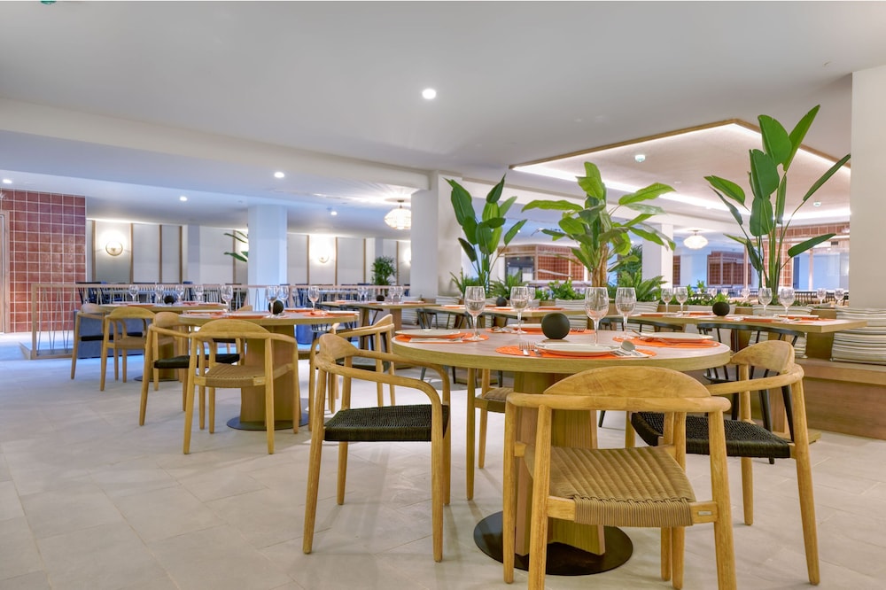 HOVIMA Suites Costa Adeje — Restaurant & bars in Costa Adeje, Canary Islands