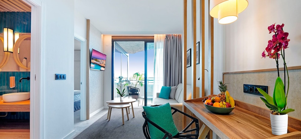 HOVIMA Suites Costa Adeje — Hotel rooms in Costa Adeje, Canary Islands