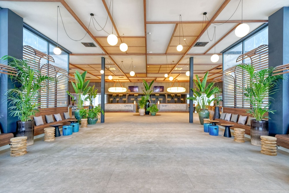 HOVIMA Suites Costa Adeje — Hotel building in Costa Adeje, Canary Islands