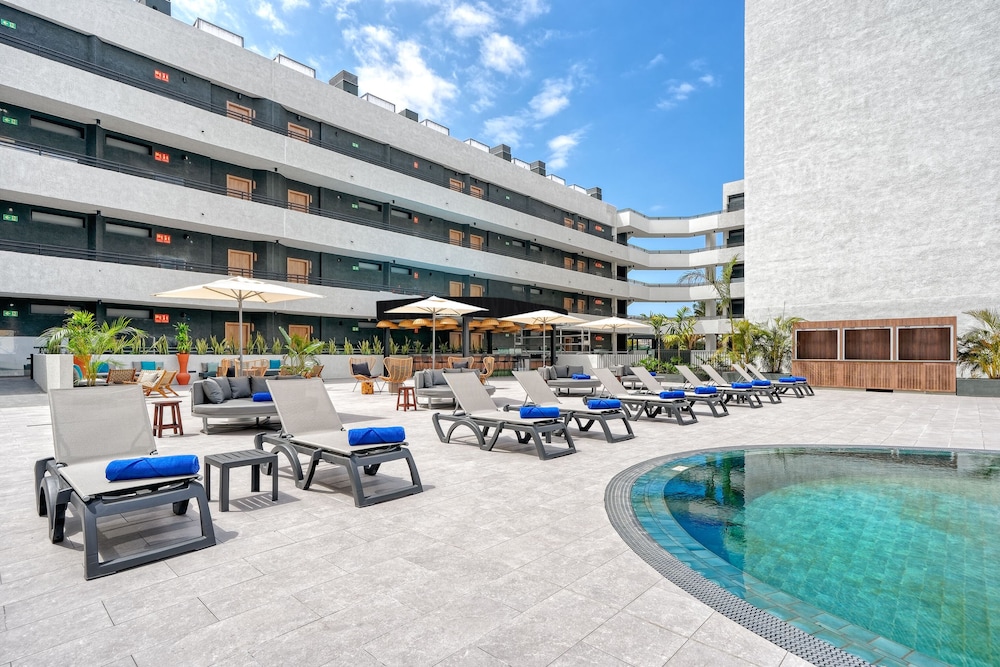 HOVIMA Suites Costa Adeje — Swimming pool in Costa Adeje, Canary Islands