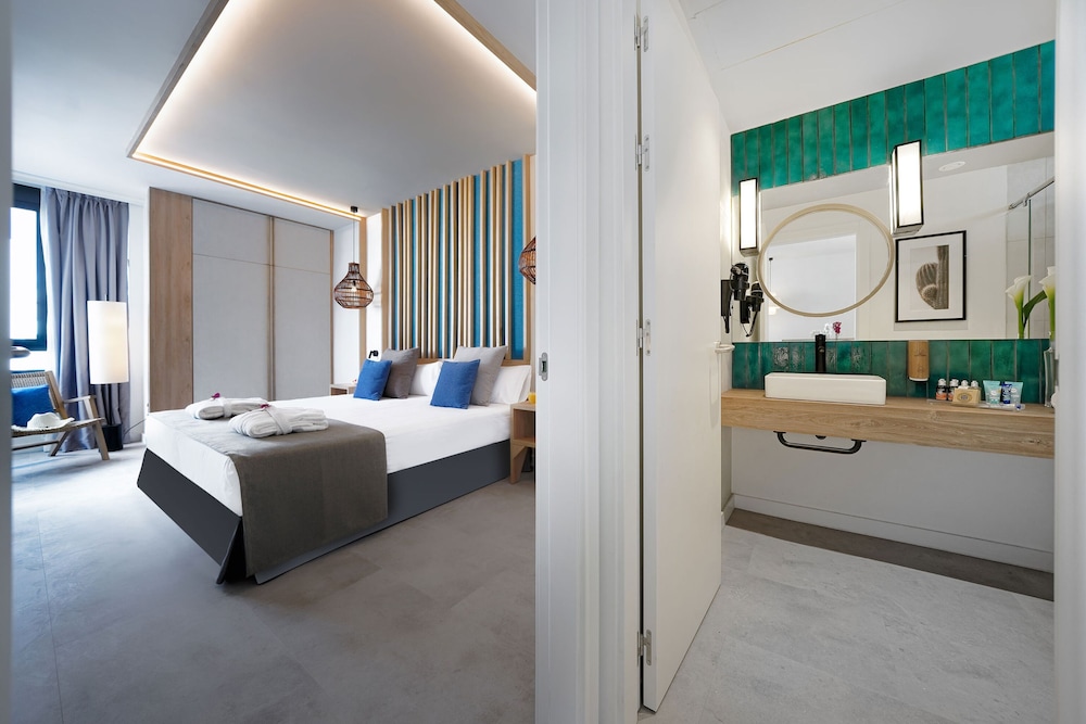 HOVIMA Suites Costa Adeje — Hotel rooms in Costa Adeje, Canary Islands