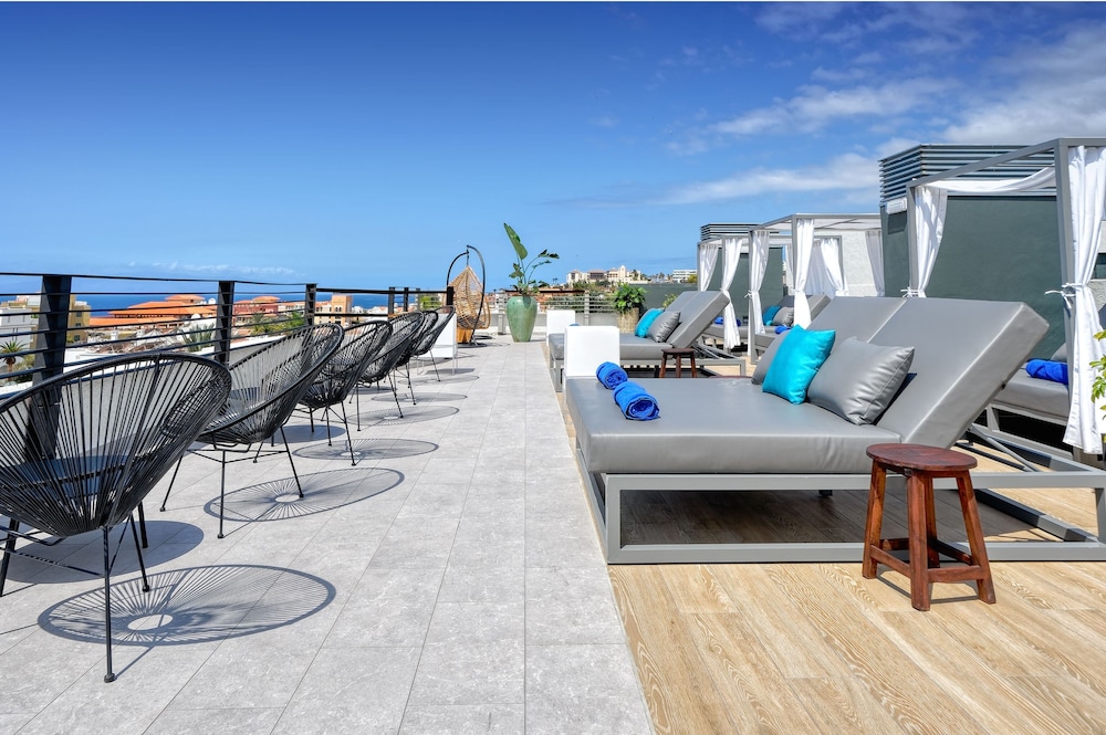 HOVIMA Suites Costa Adeje — Hotel building in Costa Adeje, Canary Islands