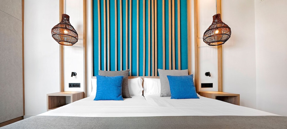 HOVIMA Suites Costa Adeje — Hotel rooms in Costa Adeje, Canary Islands