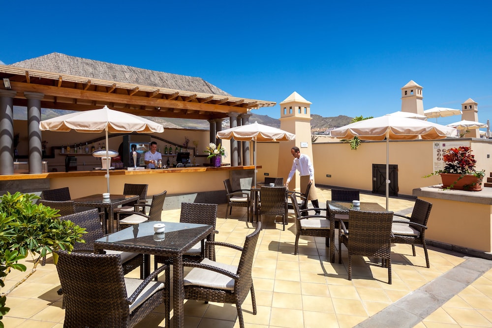 GF Gran Costa Adeje — Restaurant & bars in Costa Adeje, Canary Islands