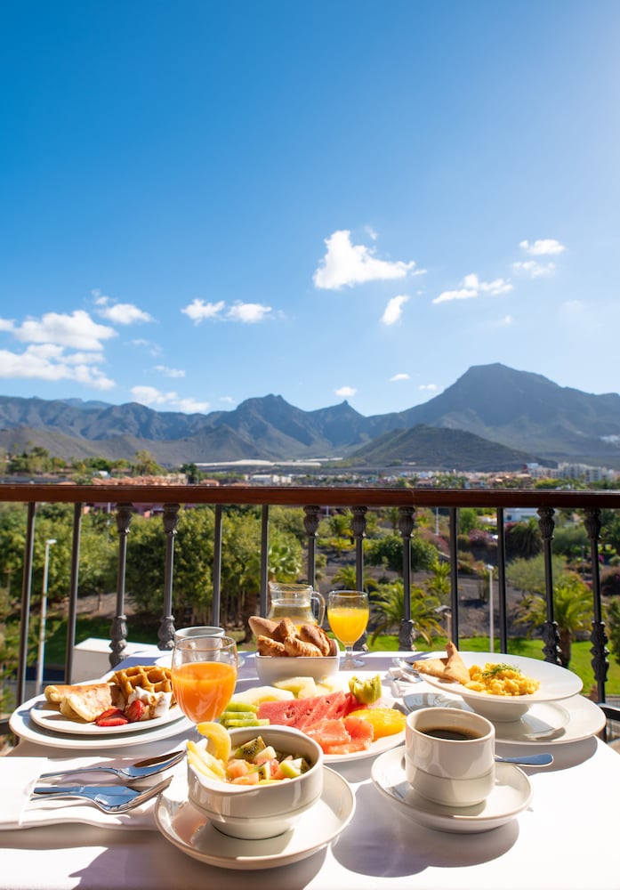 GF Gran Costa Adeje — Restaurant & bars in Costa Adeje, Canary Islands