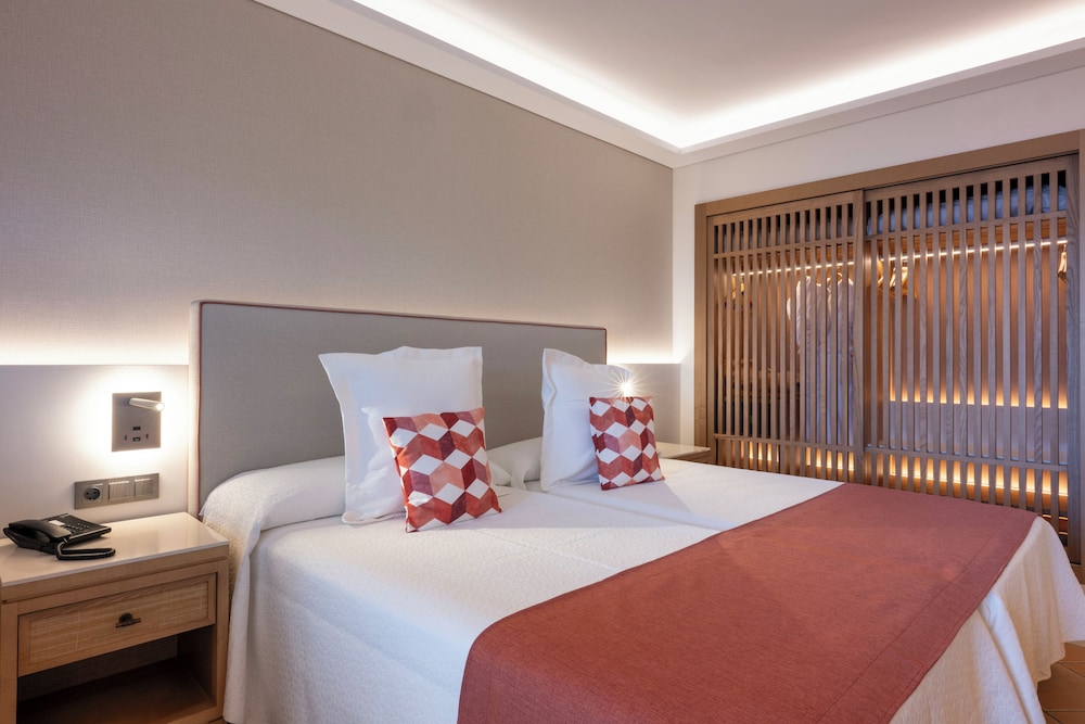 GF Gran Costa Adeje — Hotel rooms in Costa Adeje, Canary Islands