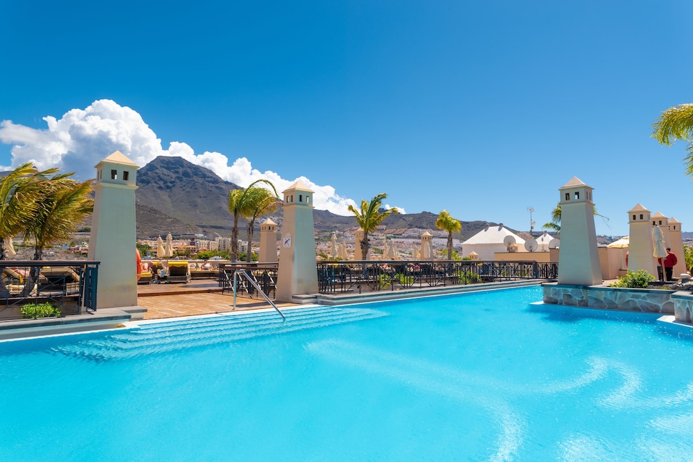 GF Gran Costa Adeje — Swimming pool in Costa Adeje, Canary Islands