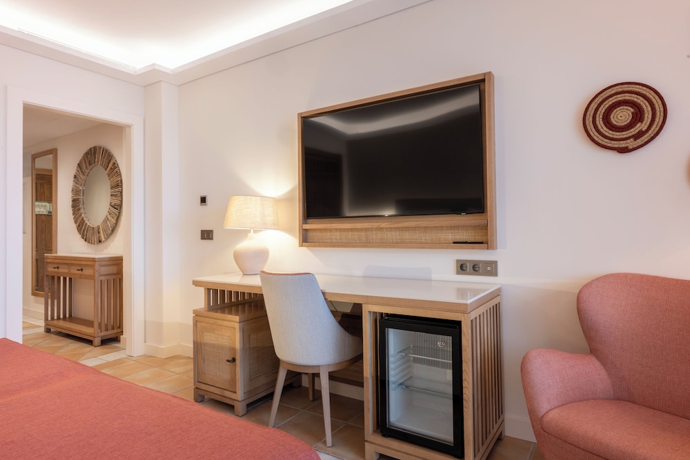 GF Gran Costa Adeje — Hotel rooms in Costa Adeje, Canary Islands