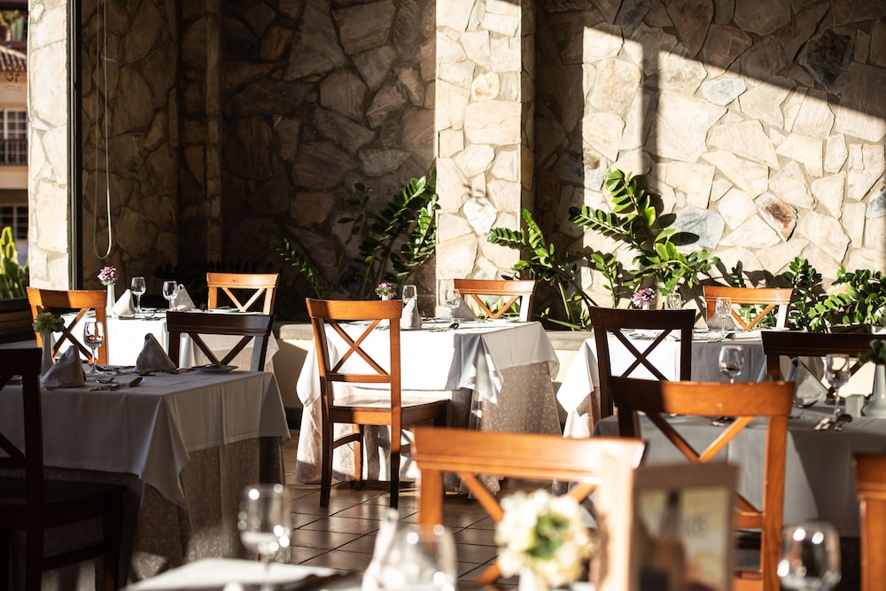 GF Gran Costa Adeje — Restaurant & bars in Costa Adeje, Canary Islands