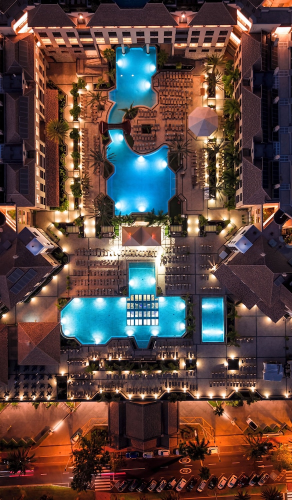 GF Gran Costa Adeje — Swimming pool in Costa Adeje, Canary Islands