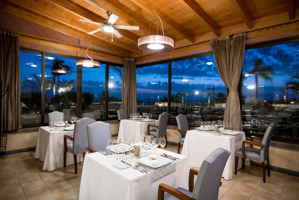 GF Gran Costa Adeje — Restaurant & bars in Costa Adeje, Canary Islands