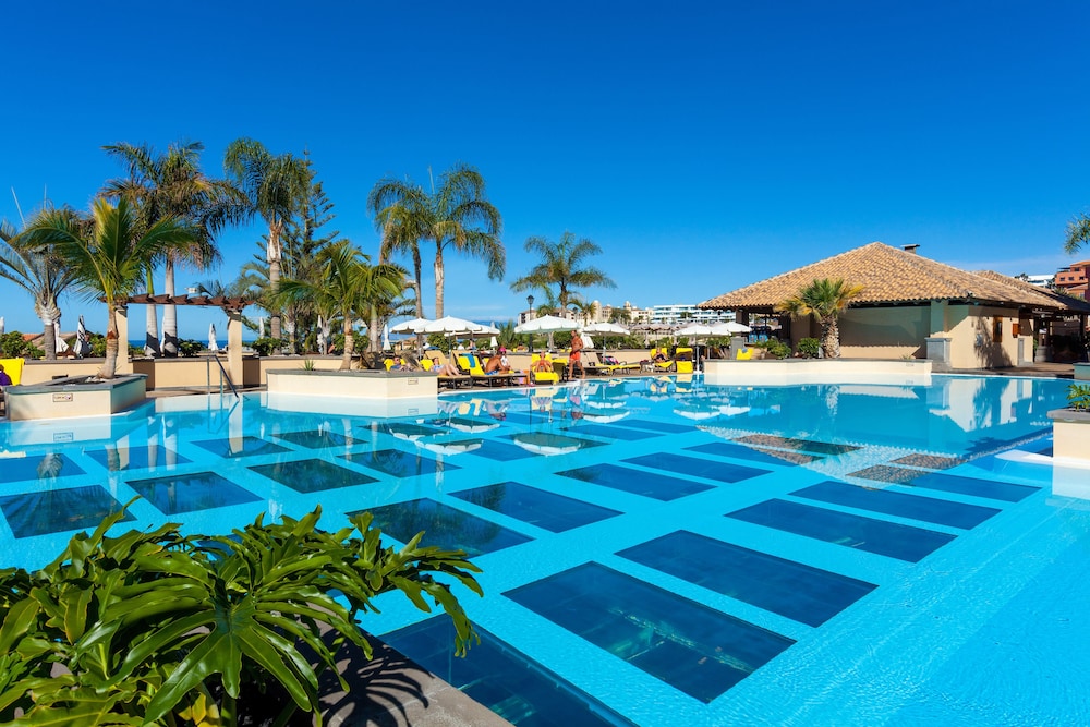 GF Gran Costa Adeje — Swimming pool in Costa Adeje, Canary Islands
