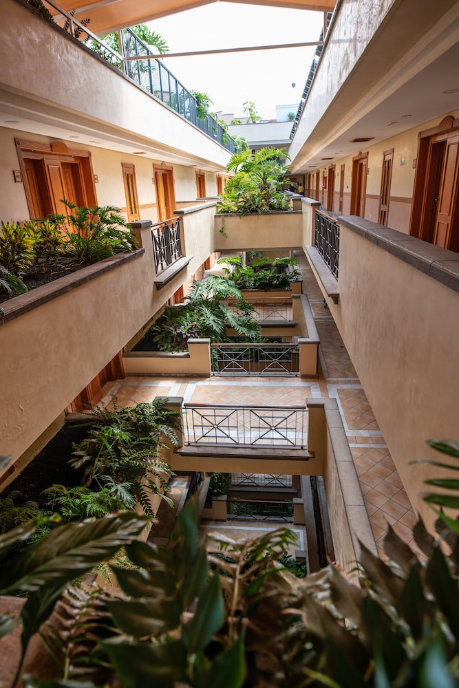 GF Gran Costa Adeje — Hotel building in Costa Adeje, Canary Islands