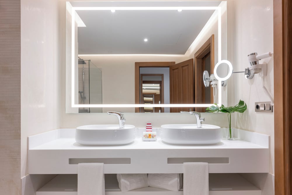 GF Gran Costa Adeje — Hotel rooms in Costa Adeje, Canary Islands