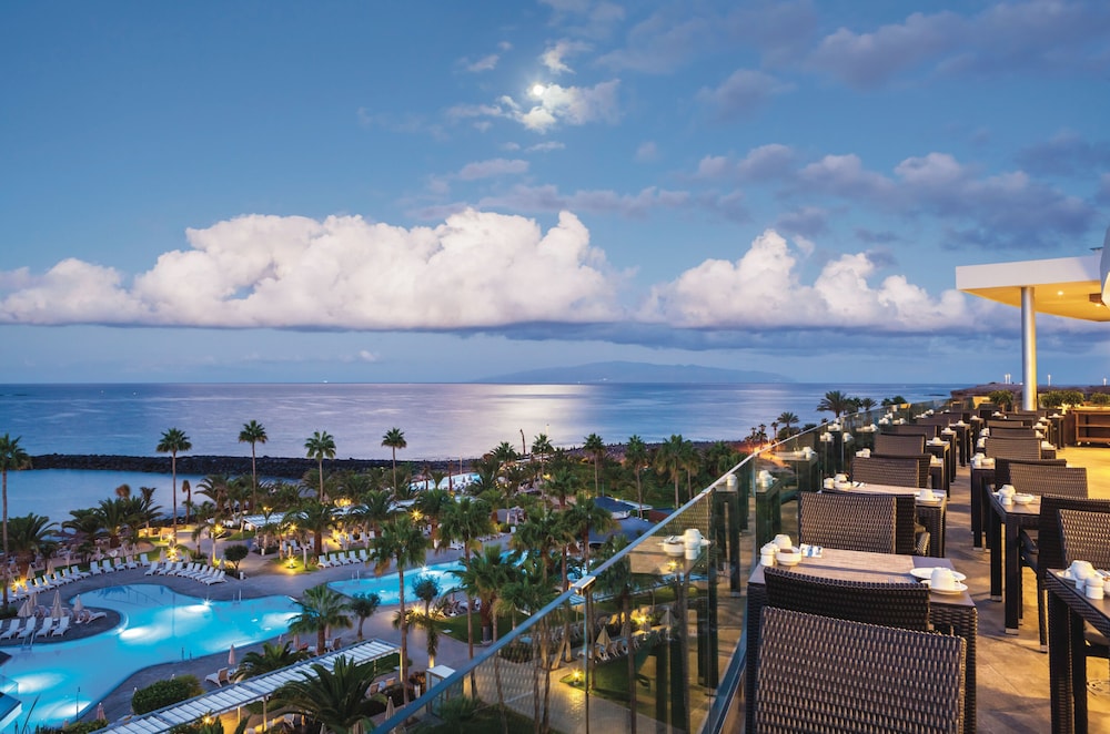 Hotel Riu Palace Tenerife — Swimming pool in Costa Adeje, Canary Islands