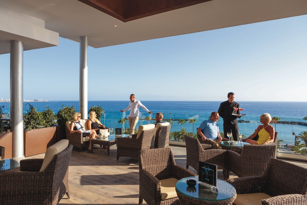 Hotel Riu Palace Tenerife — Restaurant & bars in Costa Adeje, Canary Islands