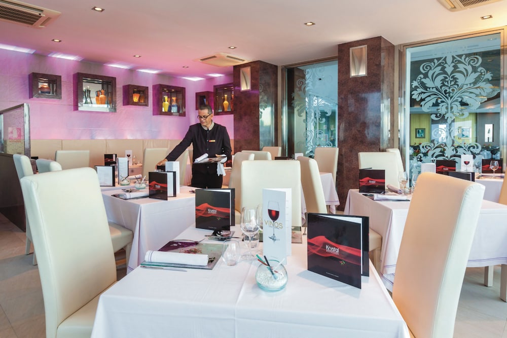 Hotel Riu Palace Tenerife — Restaurant & bars in Costa Adeje, Canary Islands