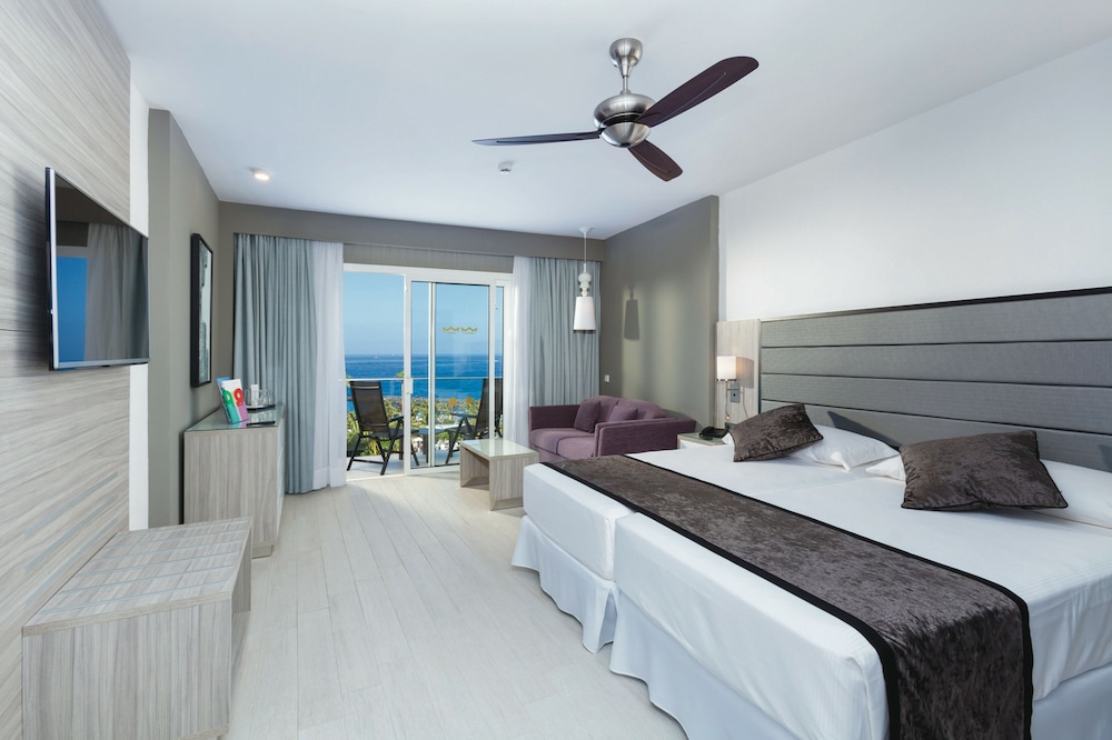 Hotel Riu Palace Tenerife — Hotel rooms in Costa Adeje, Canary Islands