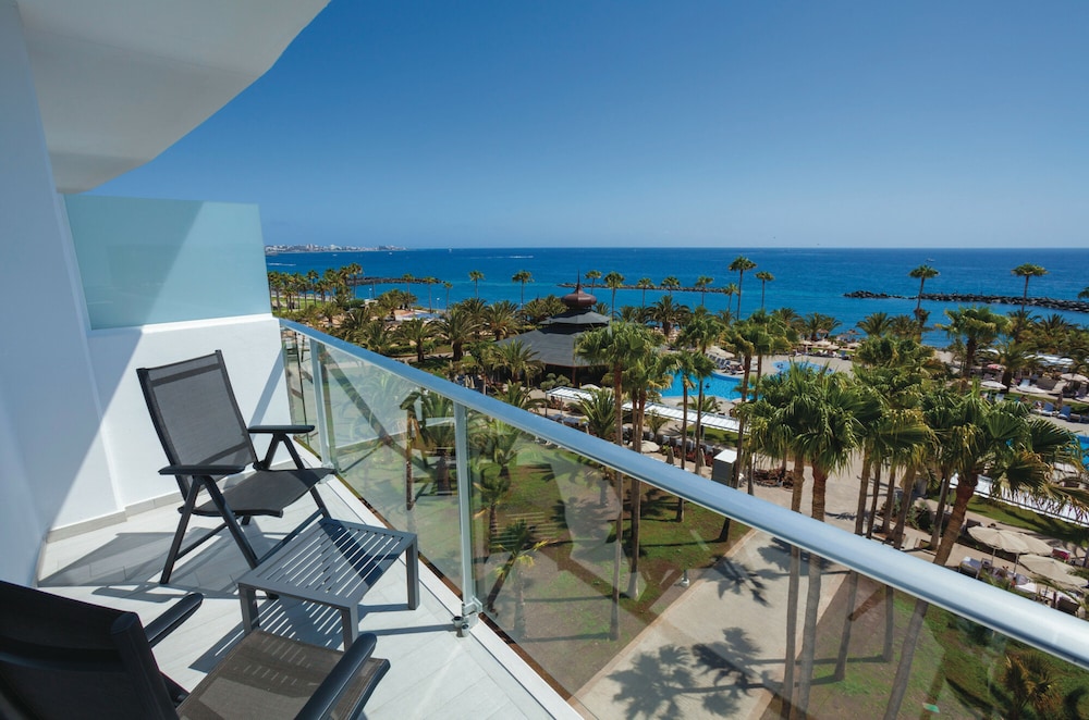 Hotel Riu Palace Tenerife — Hotel rooms in Costa Adeje, Canary Islands