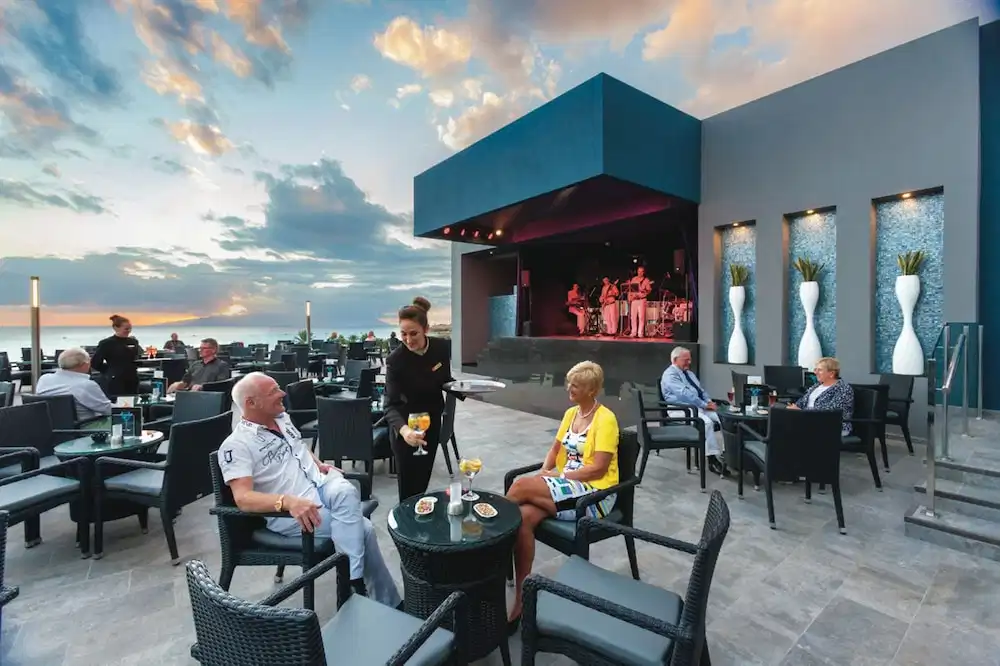 Hotel Riu Palace Tenerife — Restaurant & bars in Costa Adeje, Canary Islands