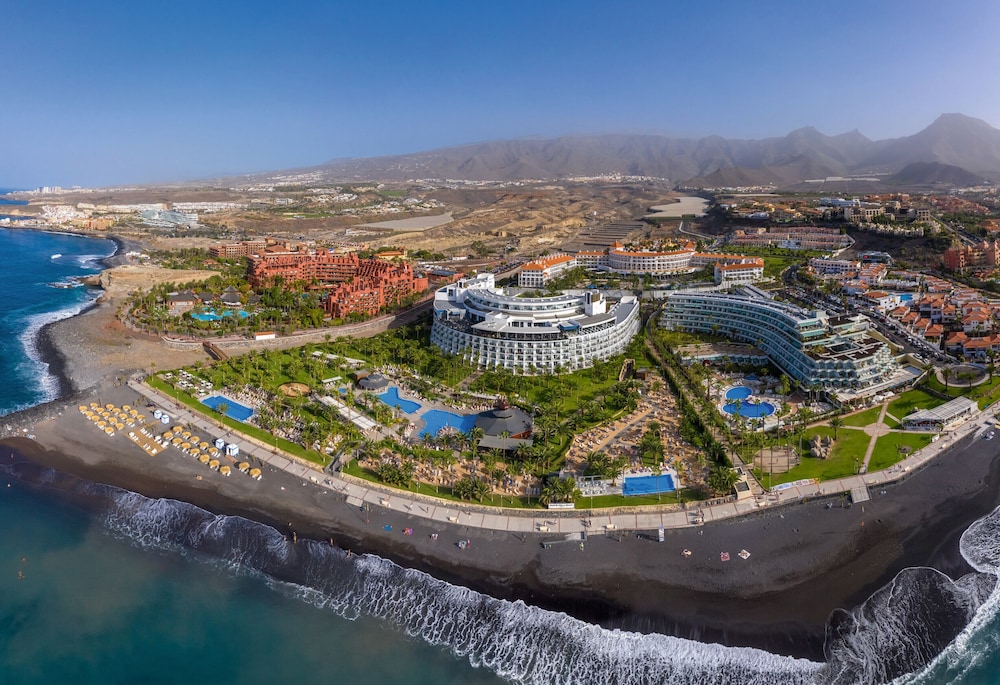 Hotel Riu Palace Tenerife — Hotel building in Costa Adeje, Canary Islands